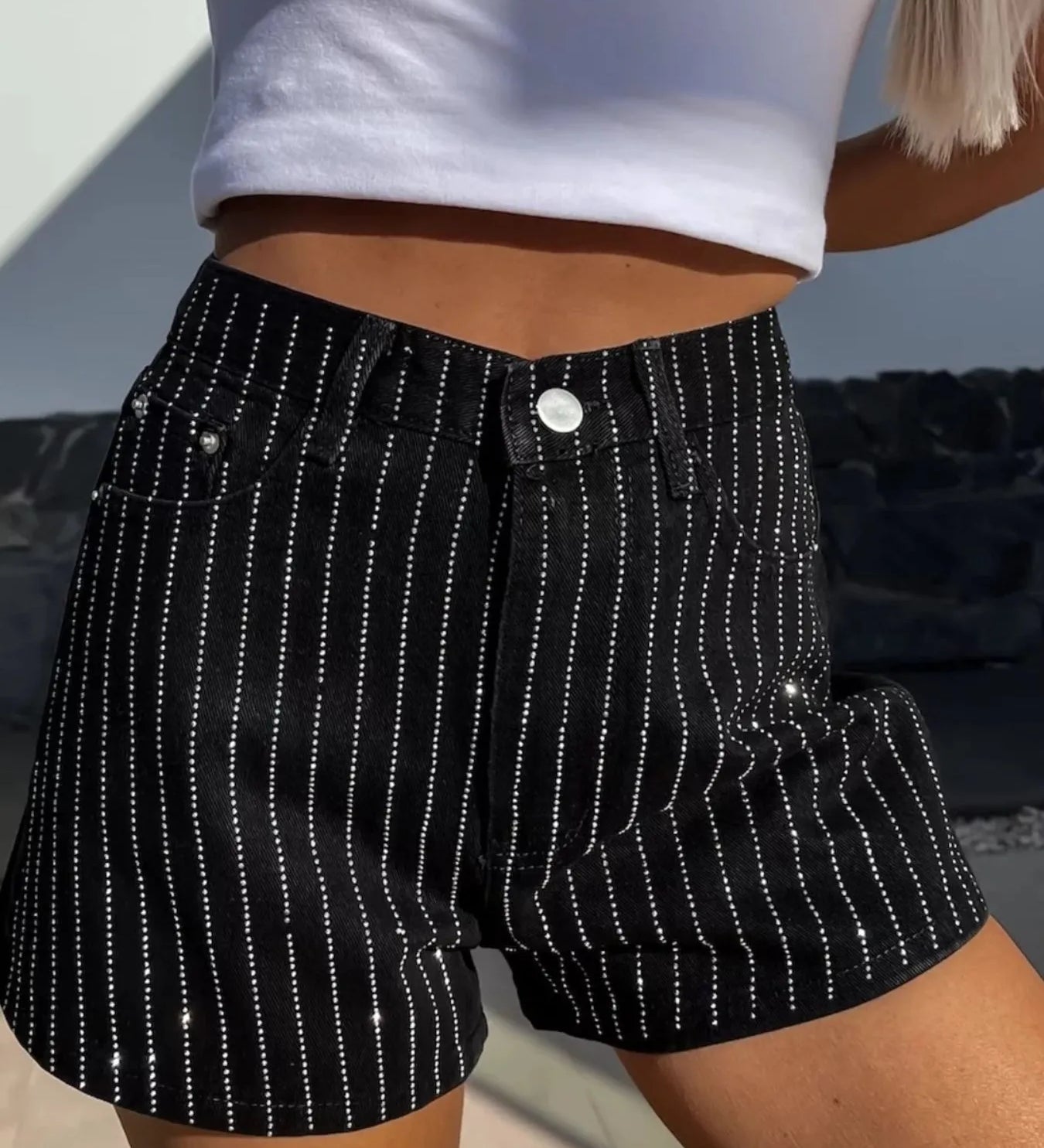 HILDE | Magas derékú, mosott farmer rövidnadrág