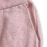 Chic Puha Rózsaszín Tweed Öltöny Nőies Szabással és Gyöngy Részletekkel 
