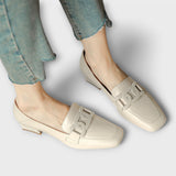 Monika – Öszvérek / Sapatos sem atacadores