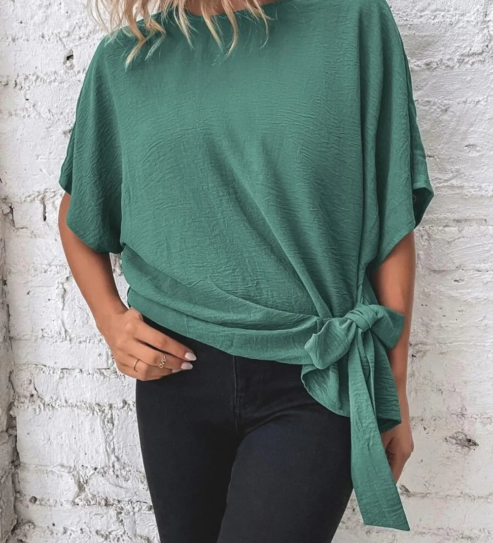 MAYA | Blúz csomóval, kerek nyakkivágással és félhosszú ujjakkal