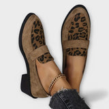 Sapatos femininos elegáns com padrão de leopardo 