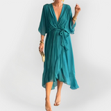 V-nyakú sifon ruha