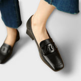 Monika – Öszvérek / Sapatos sem atacadores