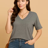 CONNY | V nyakú póló zsebekkel