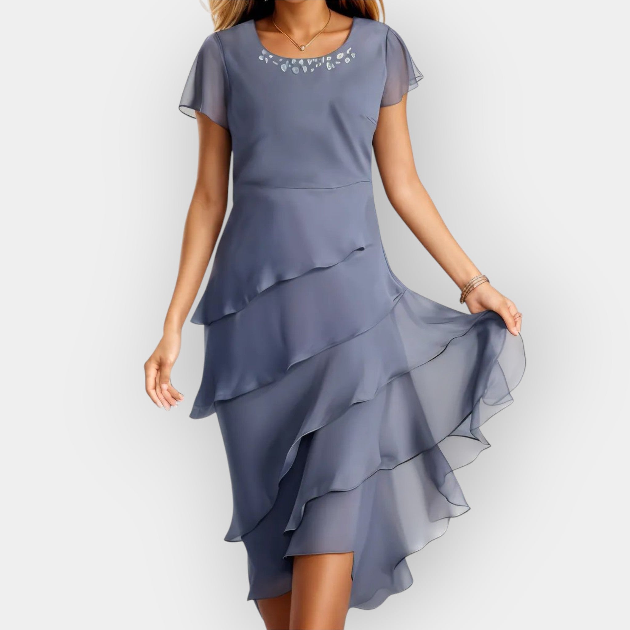A "Levegős Chiffon Ruha" átírható "Légies Chiffon Ruha"-ra.