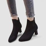 Rita–Botas a Camurça platformon