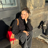 Clarissa Dzseki álló gallérral